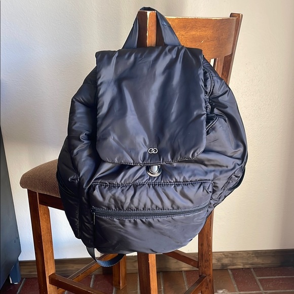 Black Puffer CALIA Backpack - Picture 1 of 6